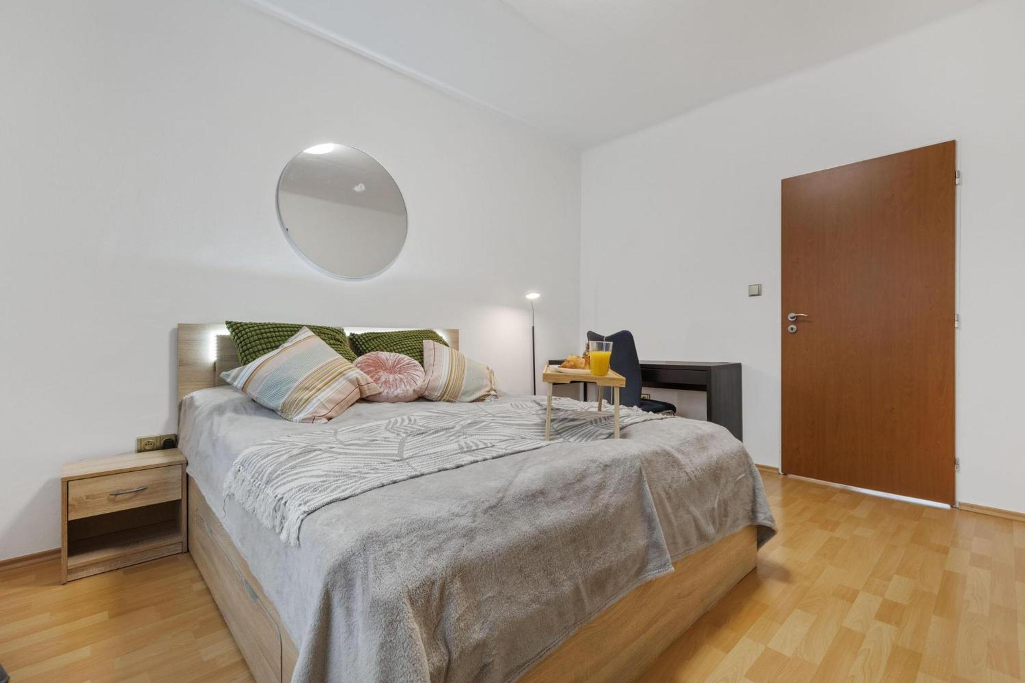 Klimatizovany Self Check-In Apartman Ruzinov Bratislava Bagian luar foto